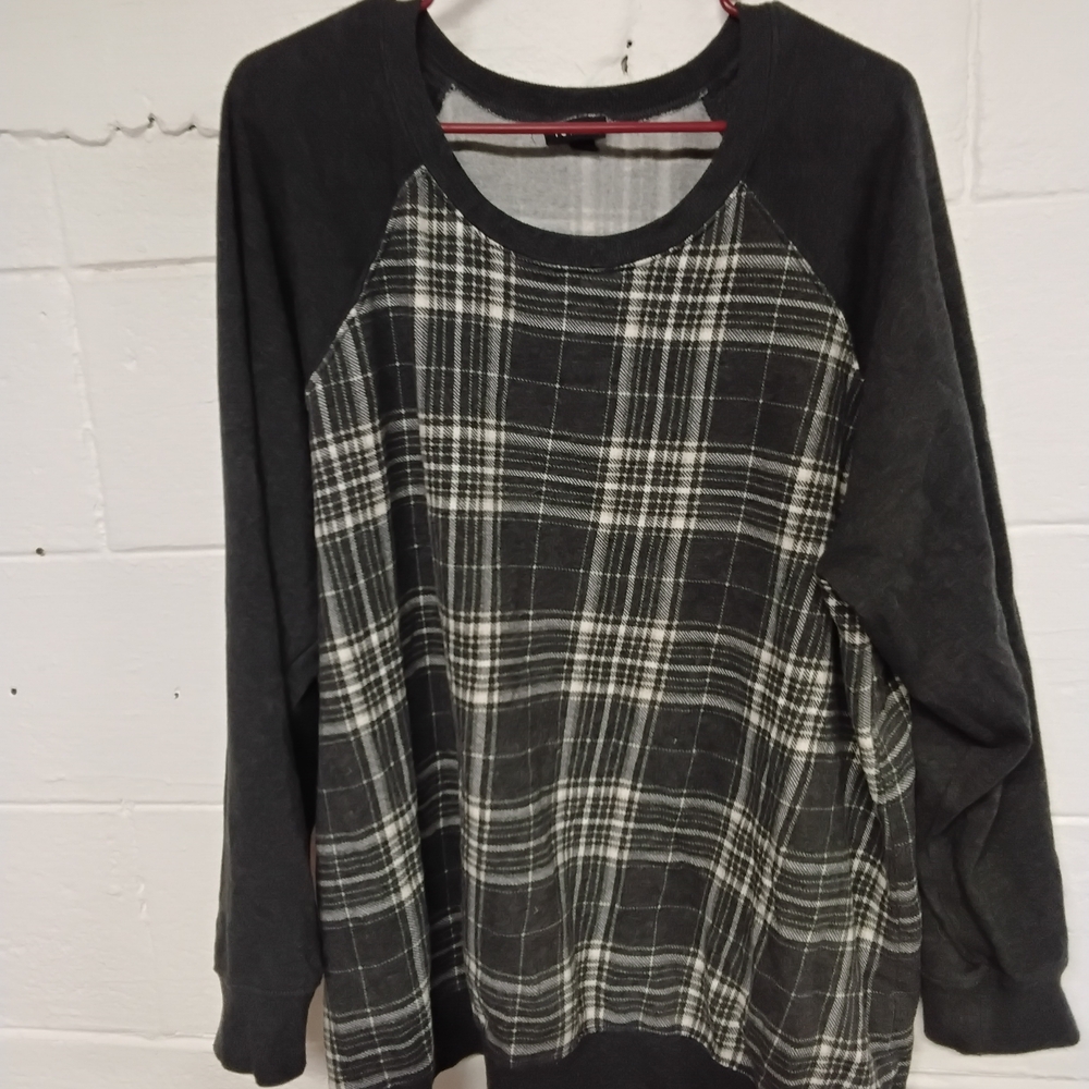 Torrid Charcoal and White Plaid Top